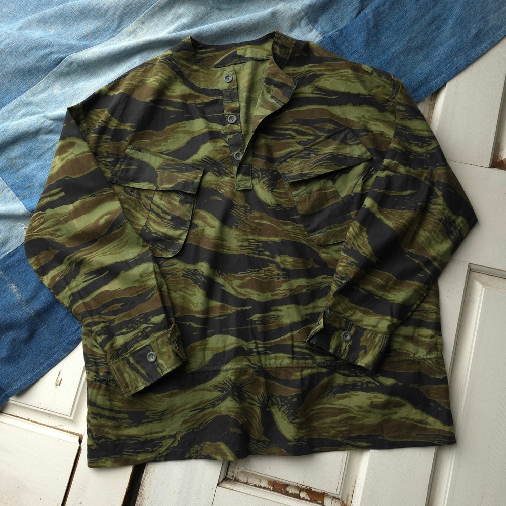 Vintage 1970s Tiger Stripe Jungle Jacket Pullover Green Camo Medium